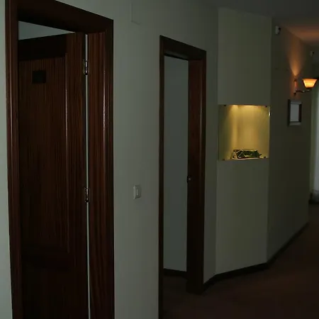 Hotel Canal 2*